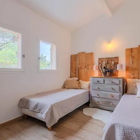 Frejus, Quiet Villa, Beautiful Terrace And Wifi Villa Frejus