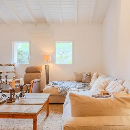 Frejus, Quiet Villa, Beautiful Terrace And Wifi